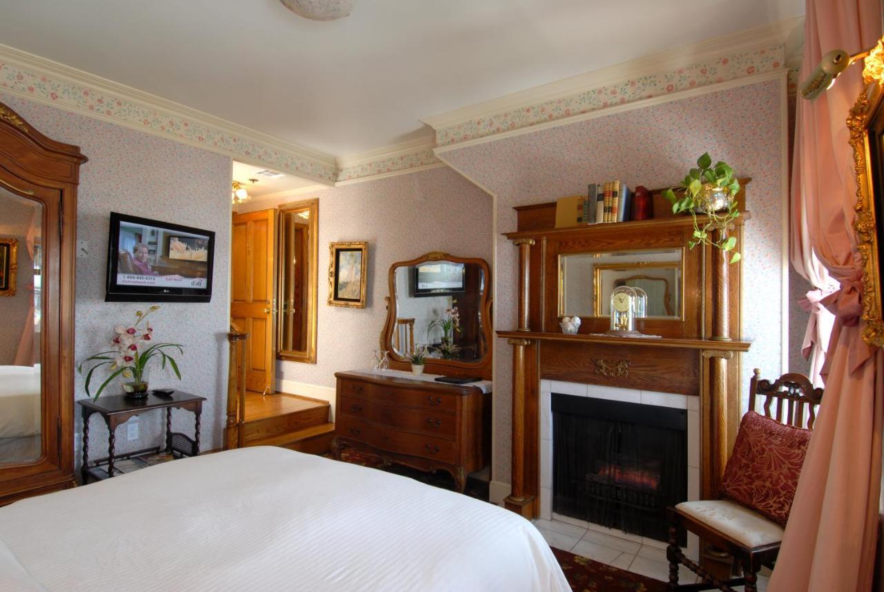Doryman'S Oceanfront Inn Нюпорт Бийч Екстериор снимка